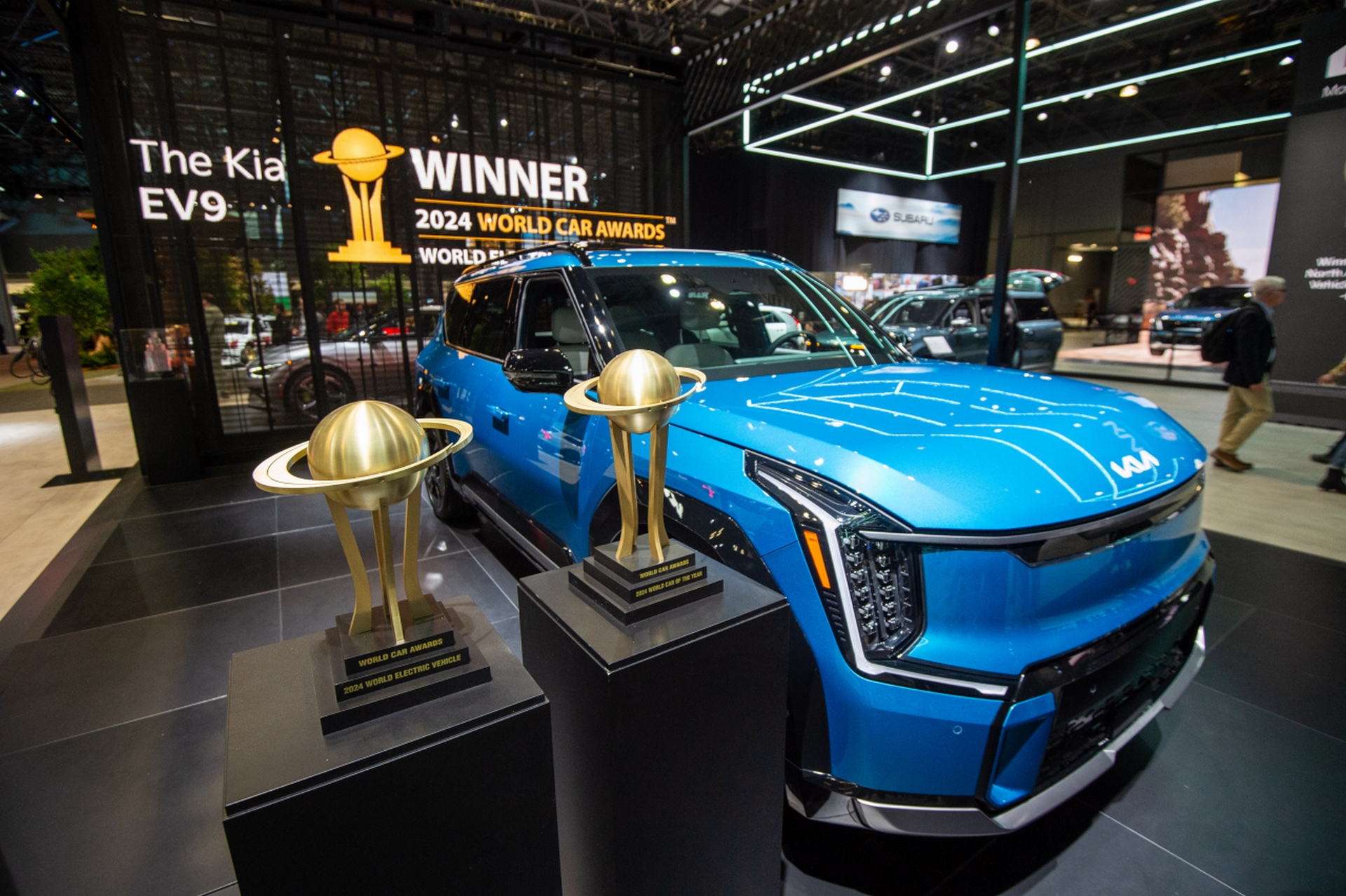 Deszcz nagród dla Kia EV9 – z tytułem Światowego Samochodu Roku 2024 na czele